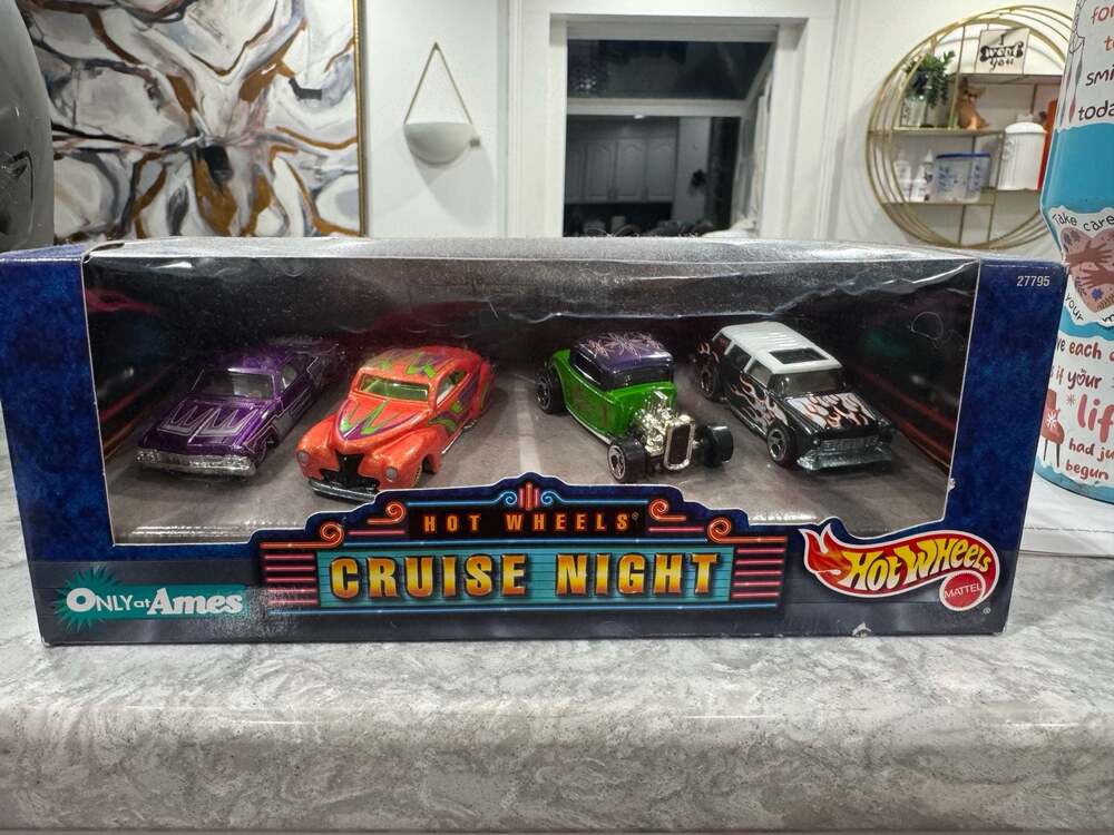 Hot Wheels Cruise Night Special Edition 4-Car Die-Cast Set